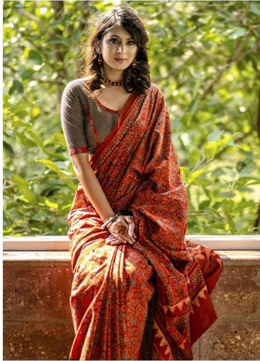 Elegant Plain Linen Saree with Digital Print