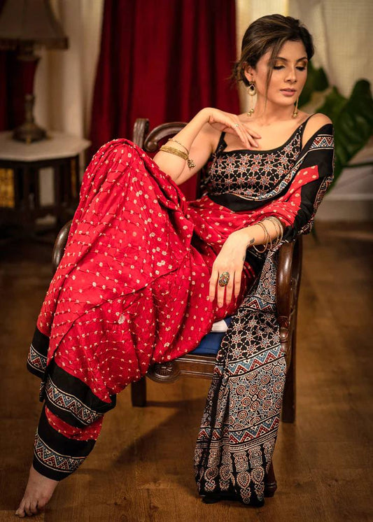 Elegant Women's Georgette Floral Printed Saree Red & Black