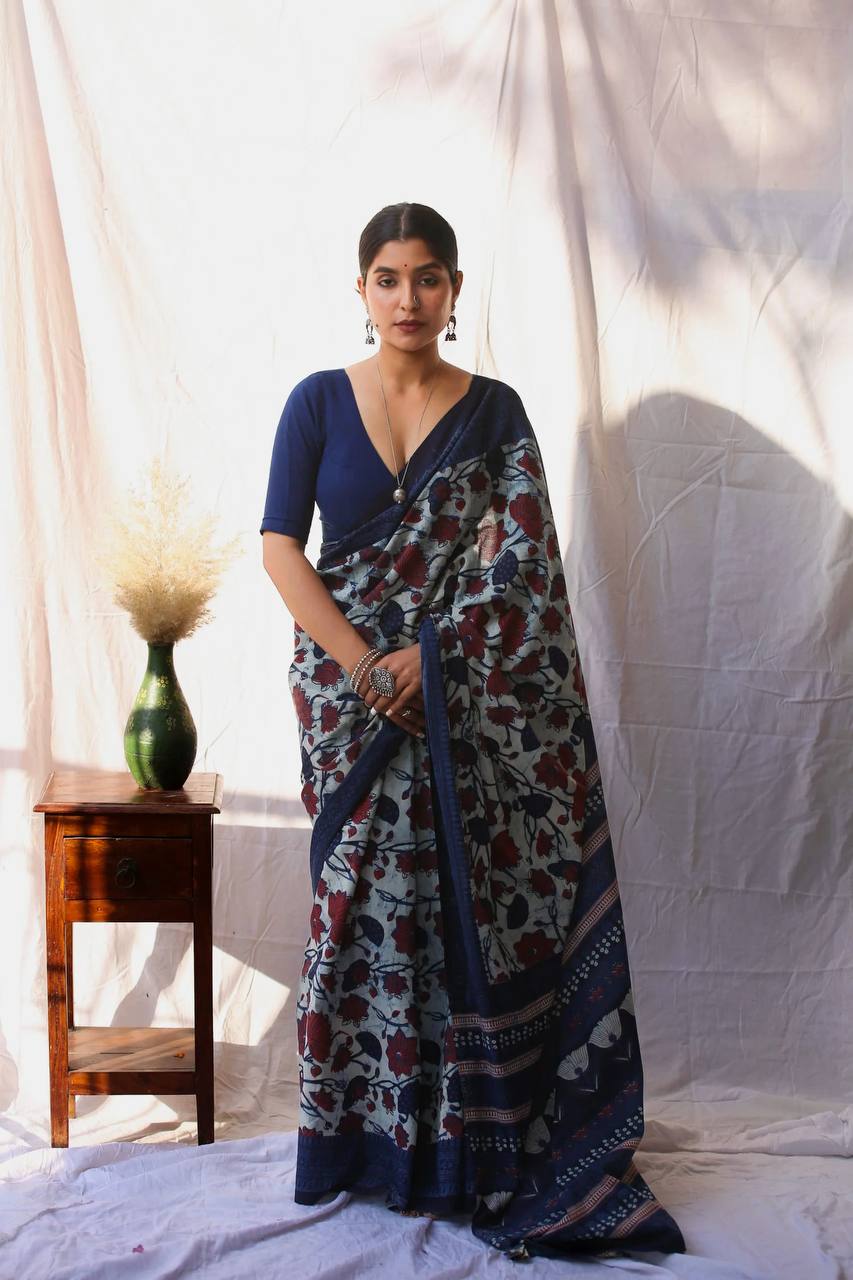 Women's Blue Rose Silk Blend Woven Saree With Blouse Piece